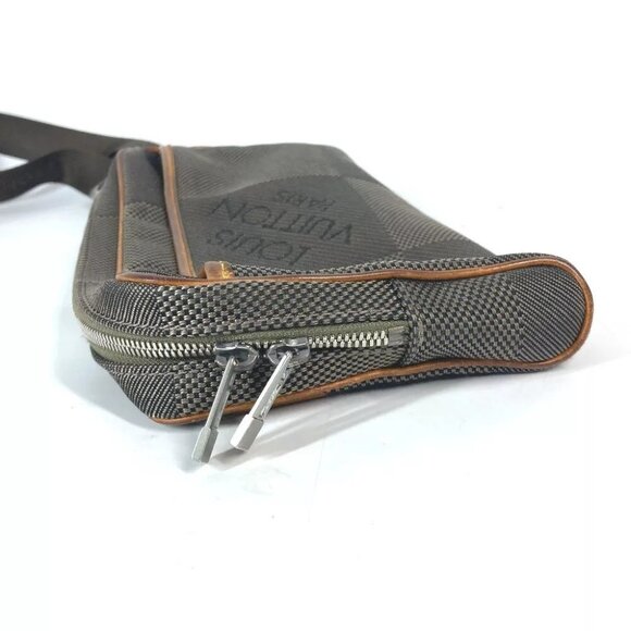 LOUIS VUITTON M93619 Damier Geant Acrobat Shoulder Bag Cross body - Picture 13 of 15